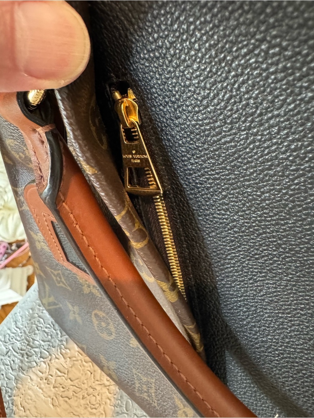 Louis Vuitton Brown Monogram with Black V-Panel Shoulder Bag - Picture 11 of 14